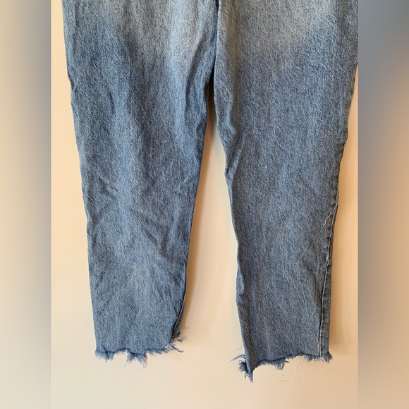 We The Free baggy boyfriend tapered Jean in medium wash distressed size 29 - Picture 6 of 12